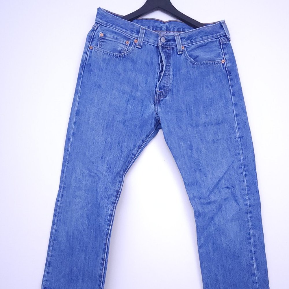32x34 Levi's 501 Stonewashed Blue Jeans 100% Cotton with Button Fly